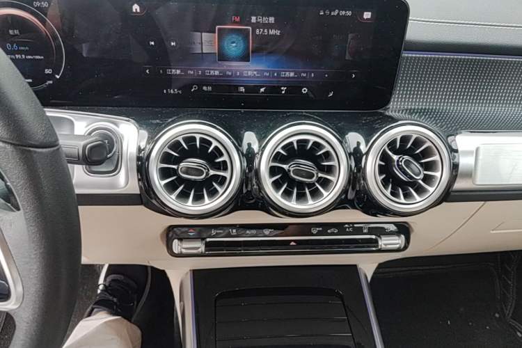 Used Mercedes-Benz EQB 2022 EQB 260 Audio And AC Panel