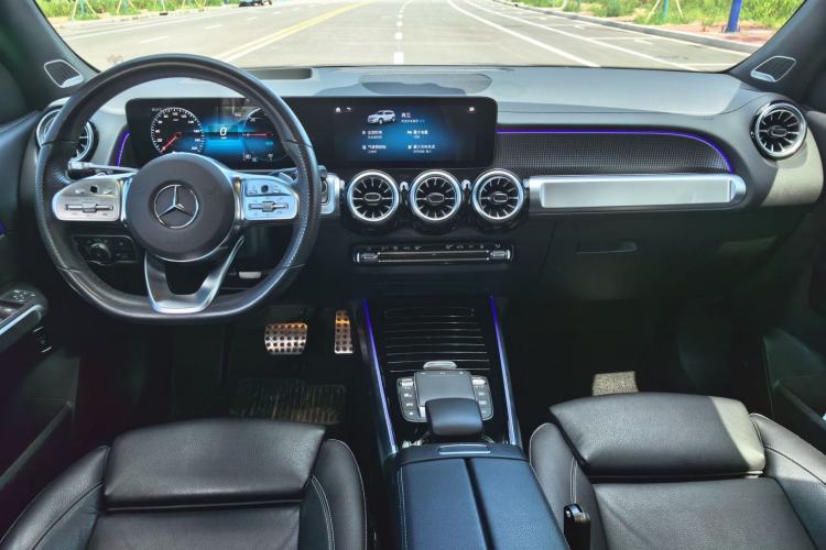 Used Mercedes-Benz EQB 2022 EQB 350 4MATIC First Edition Special Version Center Console