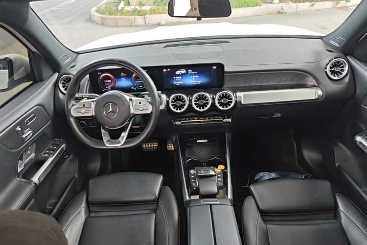 Used Mercedes-Benz EQB 2022 EQB 350 4MATIC First Edition Special Version Center Console