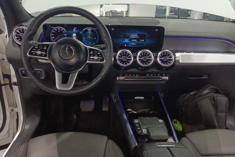 Used Mercedes-Benz EQB 2022 EQB 350 4MATIC Center Console
