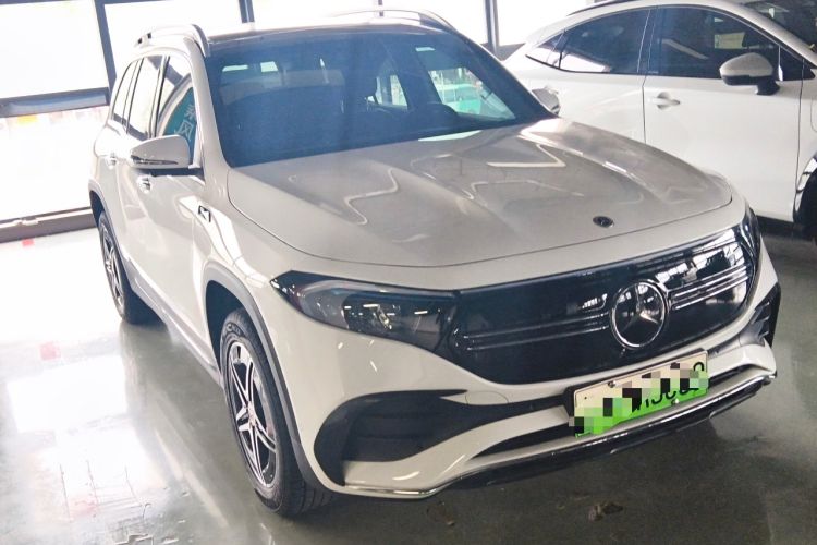Used Mercedes-Benz EQB 2022 EQB 350 4MATIC Front Right 45 Deg