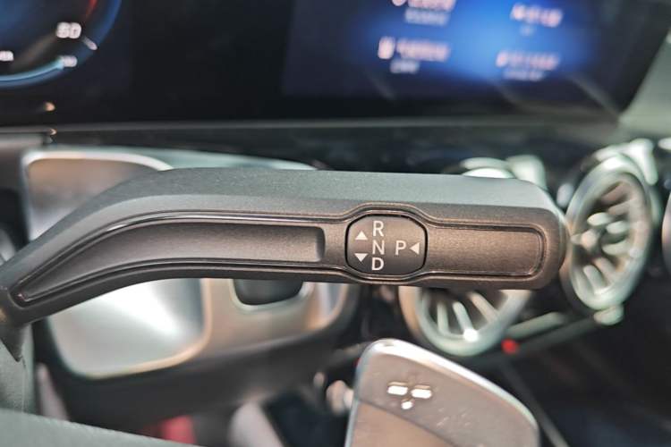 Used Mercedes-Benz EQB 2022 EQB 350 4MATIC First Edition Special Version Gear Lever