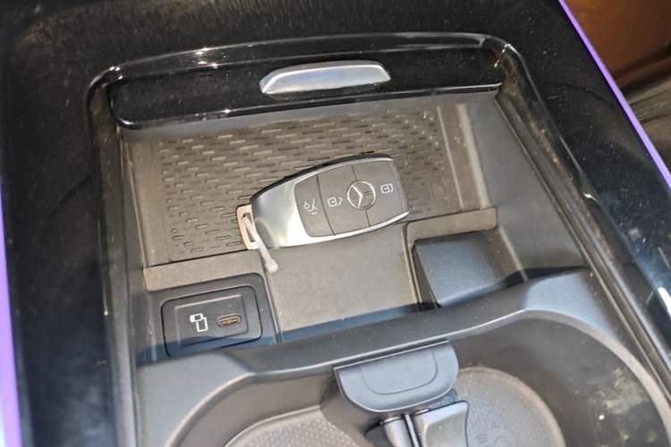 Used Mercedes-Benz EQB 2022 EQB 260 Interior 1