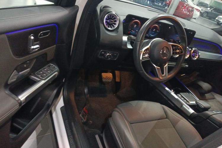 Used Mercedes-Benz EQB 2022 EQB 350 4MATIC Interior 3