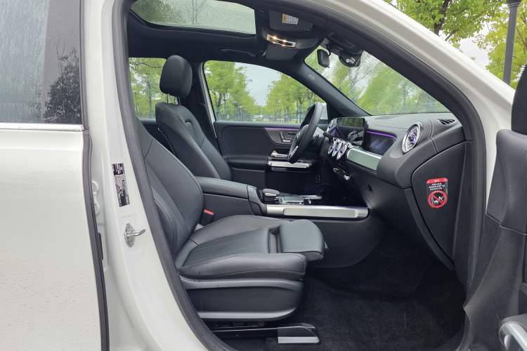 Used Mercedes-Benz EQB 2022 EQB 260 Interior 5