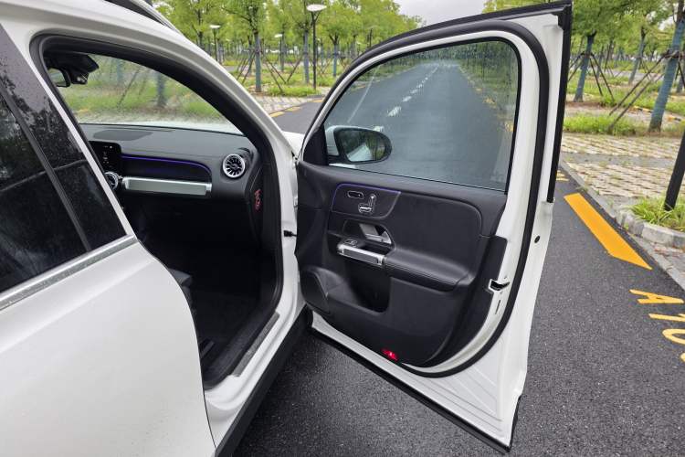 Used Mercedes-Benz EQB 2022 EQB 260 Interior 7