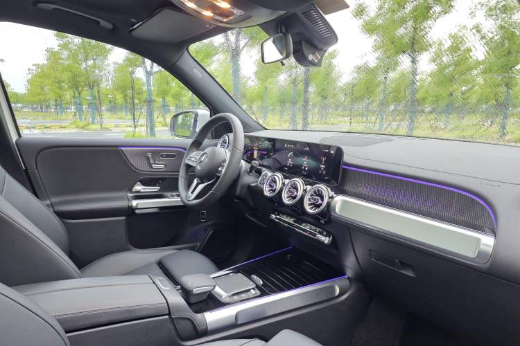 Used Mercedes-Benz EQB 2022 EQB 260 Interior 8