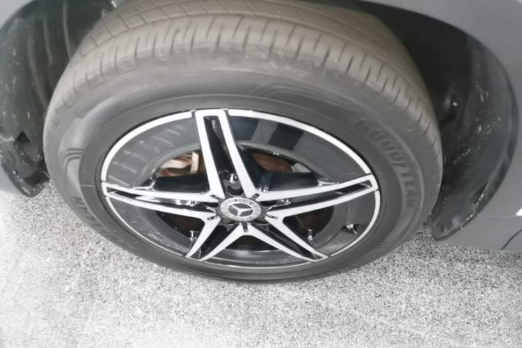 Used Mercedes-Benz EQB 2022 EQB 350 4MATIC Left Front Wheel Hub