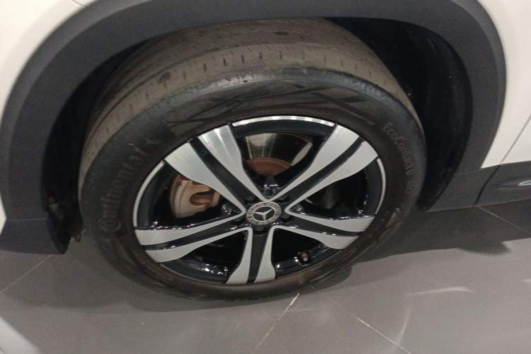 Used Mercedes-Benz EQB 2022 EQB 350 4MATIC Left Front Wheel Hub