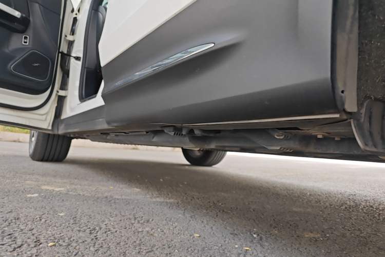 Used Mercedes-Benz EQB 2022 EQB 350 4MATIC First Edition Special Version Left Side Sill