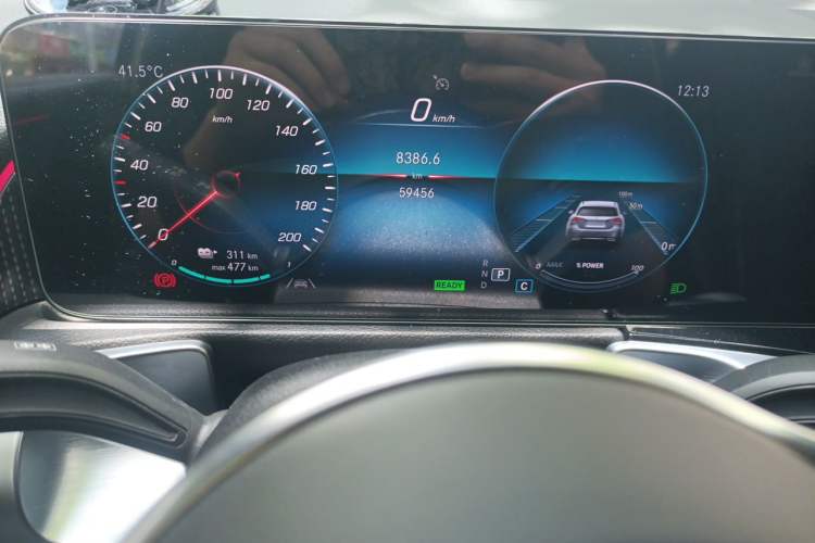 Used Mercedes-Benz EQB 2022 EQB 260 Odometer Close Up