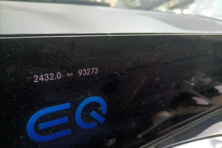 Used Mercedes-Benz EQB 2022 EQB 260 Odometer Close Up