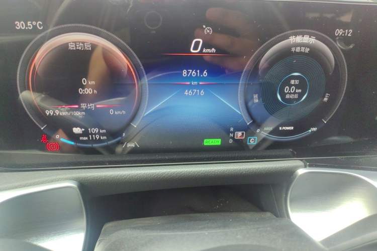 Used Mercedes-Benz EQB 2022 EQB 260 Odometer Close Up