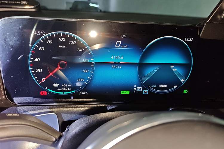Used Mercedes-Benz EQB 2022 EQB 260 Odometer Close Up