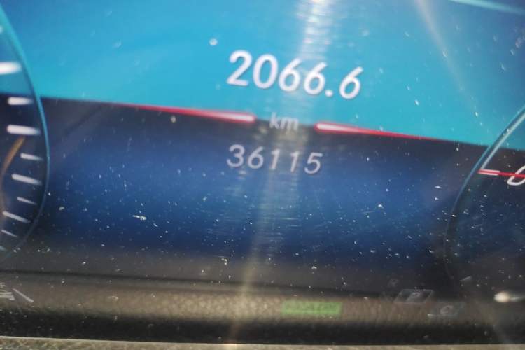 Used Mercedes-Benz EQB 2022 EQB 260 Odometer Close Up