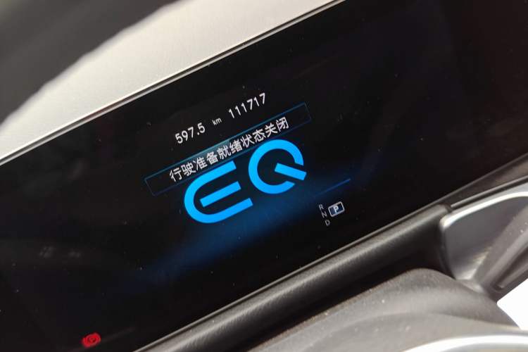 Used Mercedes-Benz EQB 2022 EQB 260 Odometer Close Up