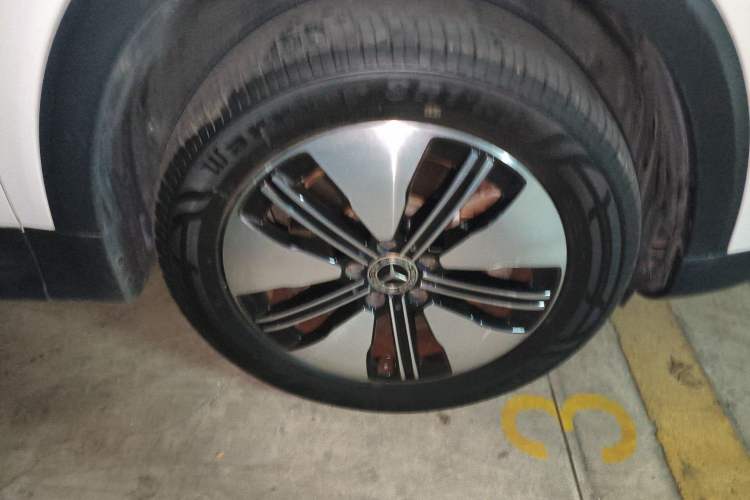 Used Mercedes-Benz EQB 2022 EQB 260 Right Front Wheel Hub
