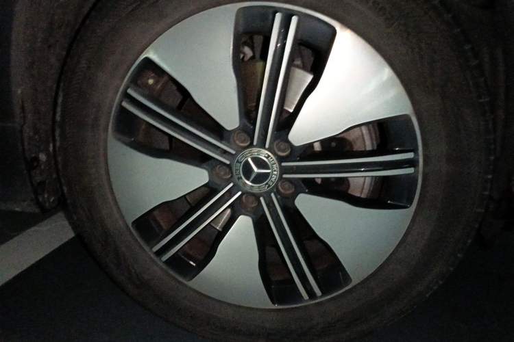 Used Mercedes-Benz EQB 2022 EQB 260 Right Front Wheel Hub