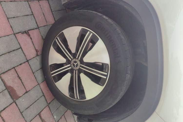 Used Mercedes-Benz EQB 2022 EQB 260 Right Front Wheel Hub