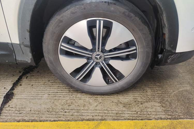 Used Mercedes-Benz EQB 2022 EQB 260 Right Front Wheel Hub