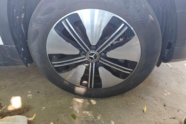 Used Mercedes-Benz EQB 2022 EQB 260 Right Front Wheel Hub