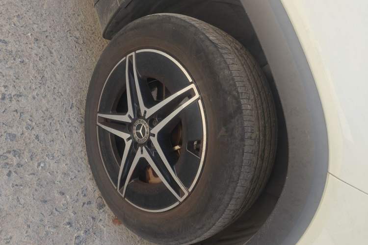 Used Mercedes-Benz EQB 2022 EQB 350 4MATIC First Edition Special Version Right Front Wheel Hub