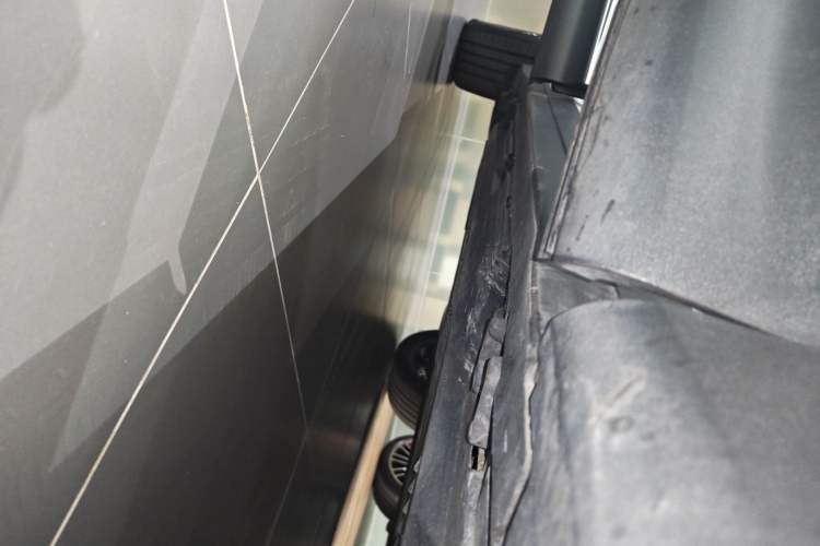 Used Mercedes-Benz EQB 2022 EQB 350 4MATIC Right Side Sill