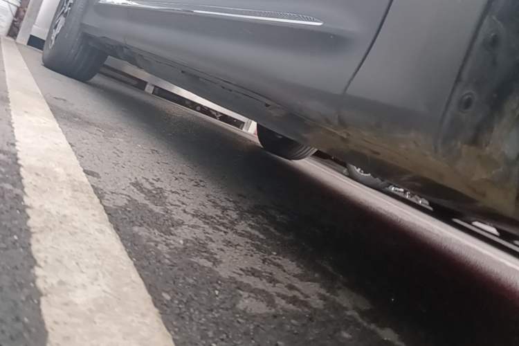 Used Mercedes-Benz EQB 2022 EQB 350 4MATIC First Edition Special Version Right Side Sill