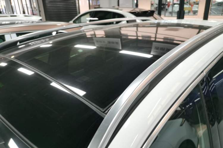 Used Mercedes-Benz EQB 2022 EQB 350 4MATIC Roof