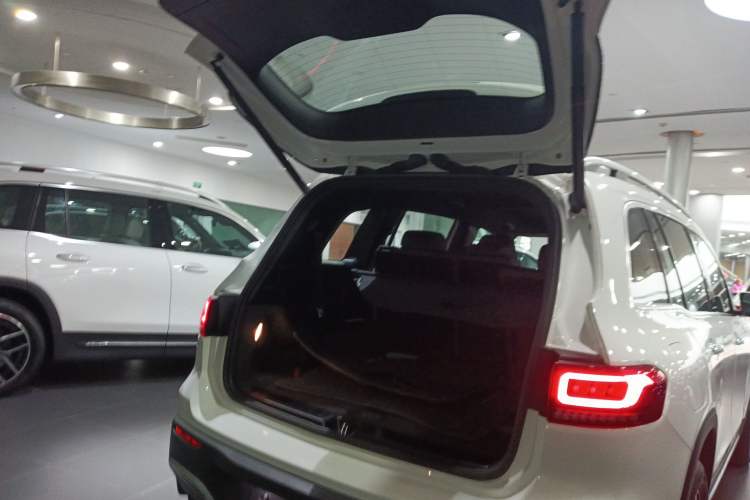 Used Mercedes-Benz EQB 2022 EQB 350 4MATIC Trunk