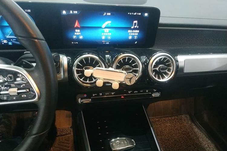 Used Mercedes-Benz EQB 2023 Facelift EQB 260 Audio And AC Panel