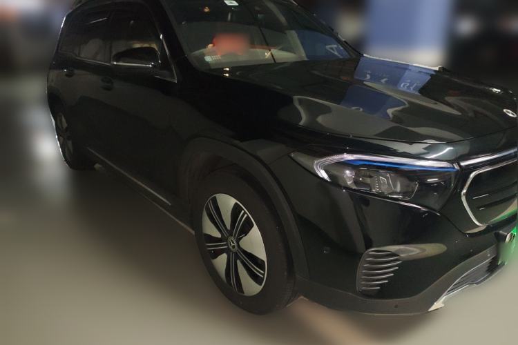 Used Mercedes-Benz EQB 2023 EQB 260 Front Right 45 Deg