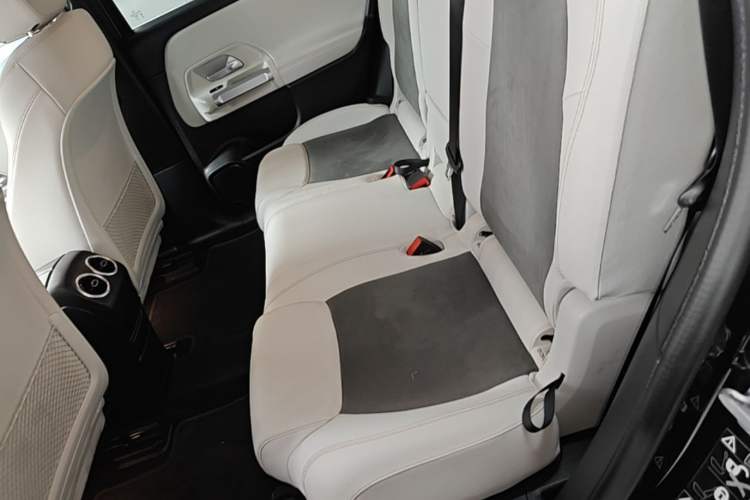 Used Mercedes-Benz EQB 2023 EQB 350 4MATIC Interior 2