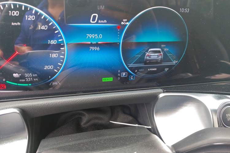 Used Mercedes-Benz EQB 2023 EQB 260 Odometer Close Up