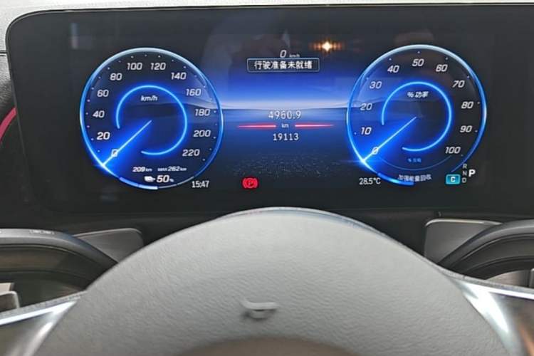 Used Mercedes-Benz EQB 2023 EQB 350 4MATIC Odometer Close Up