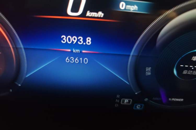 Used Mercedes-Benz EQB 2023 EQB 260 Odometer Close Up