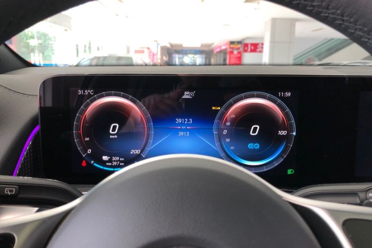 Used Mercedes-Benz EQB 2023 EQB 260 Odometer Close Up