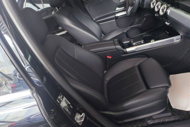 Used Mercedes-Benz EQB 2023 Facelift EQB 260 Right Front Seat