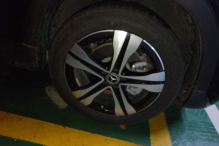 Used Mercedes-Benz EQB 2023-Year Restyled EQB 350 4MATIC Right Front Wheel Hub