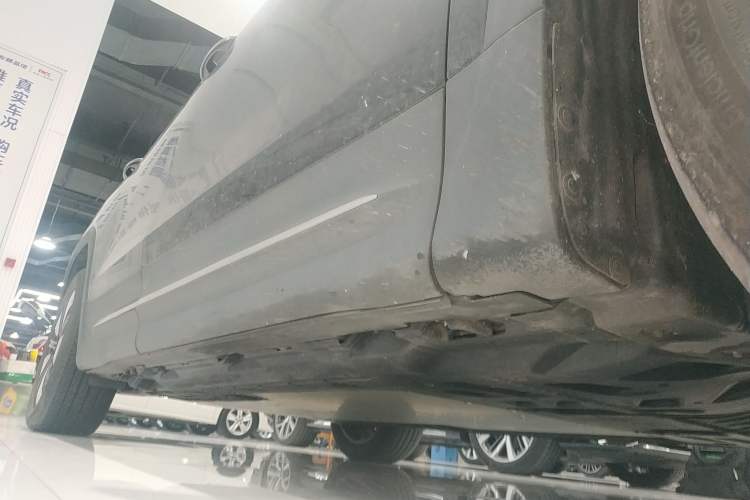 Used Mercedes-Benz EQB 2023 Facelift EQB 260 Right Side Sill