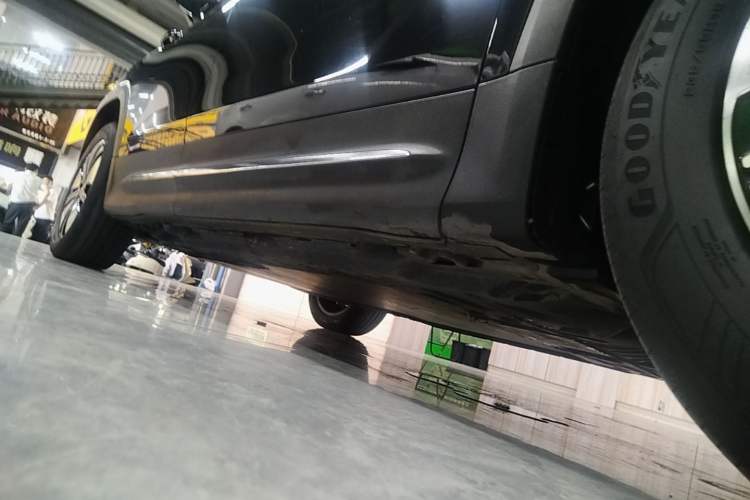 Used Mercedes-Benz EQB 2023 EQB 260 Right Side Sill