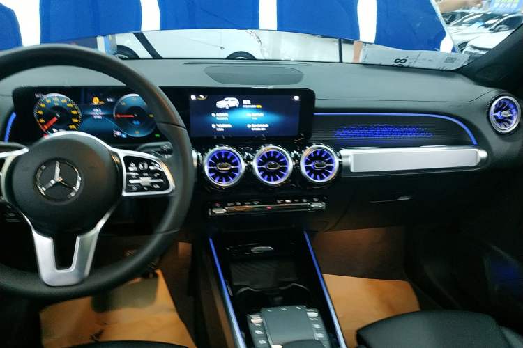 Used Mercedes-Benz EQB 2023 Facelift EQB 260 Audio And AC Panel