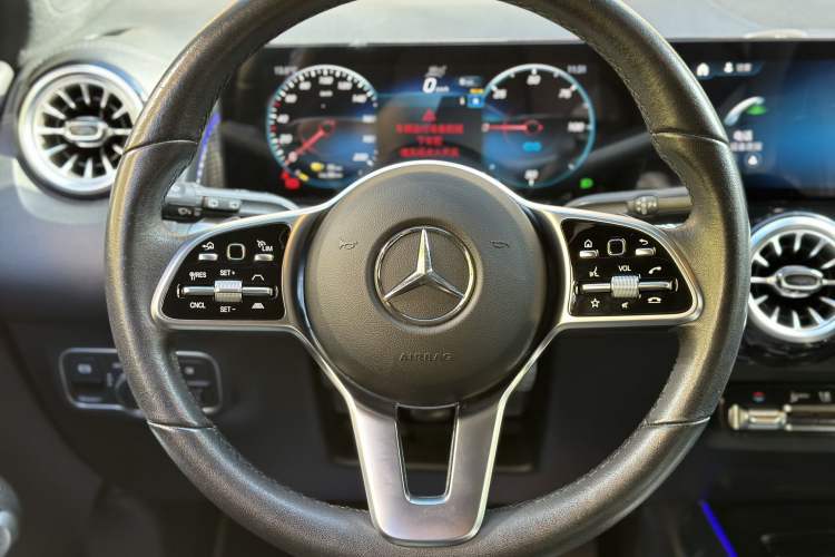 Used Mercedes-Benz EQB 2023 EQB 260 Interior 3