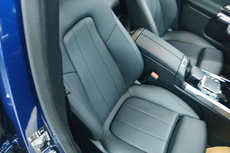 Used Mercedes-Benz EQB 2023 Facelift EQB 260 Right Front Seat