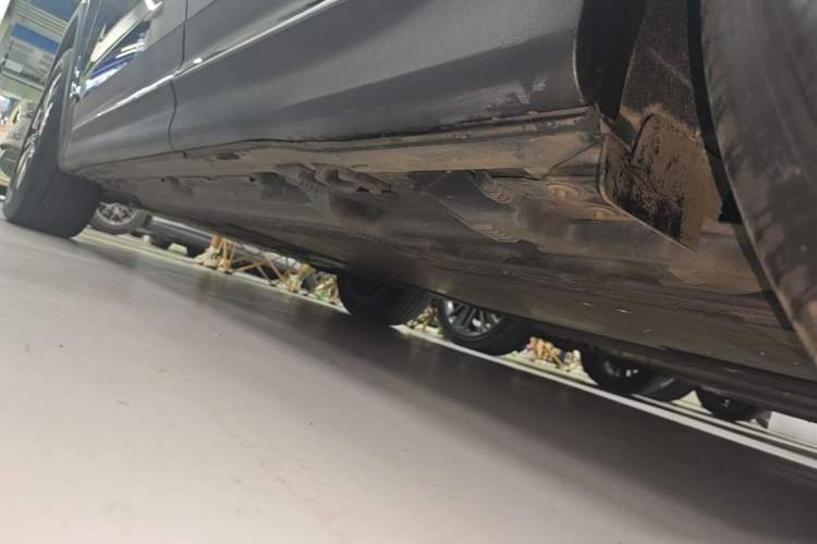 Used Mercedes-Benz EQB 2023 Facelift EQB 260 Left Side Sill