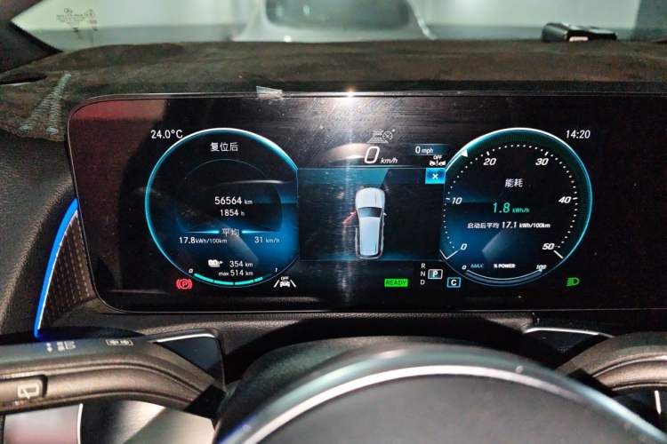 Used Mercedes-Benz EQB 2023 EQB 260 Odometer Close Up