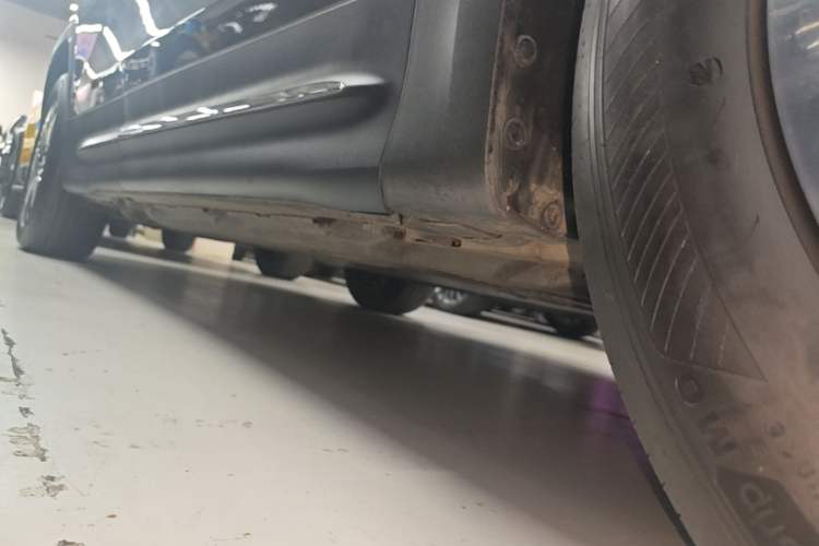 Used Mercedes-Benz EQB 2023 Facelift EQB 260 Right Side Sill