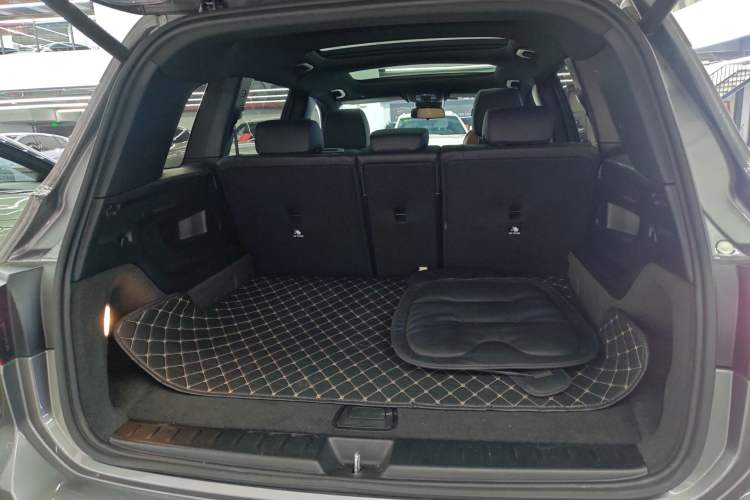 Used Mercedes-Benz EQB 2023 EQB 260 Trunk