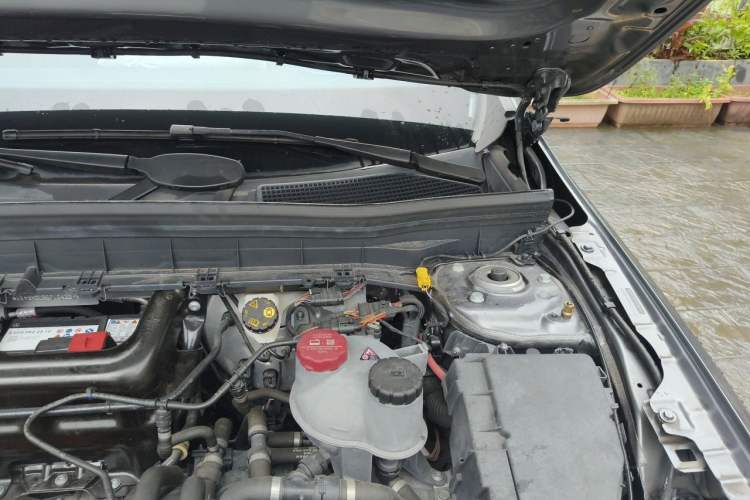 Used Mercedes-Benz EQB 2023 EQB 260 Engine Bay Left