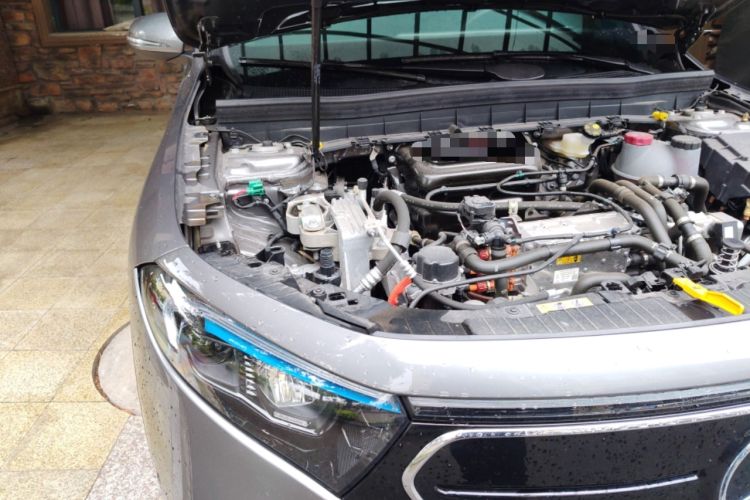 Used Mercedes-Benz EQB 2023 Facelift EQB 260 Engine Bay Right